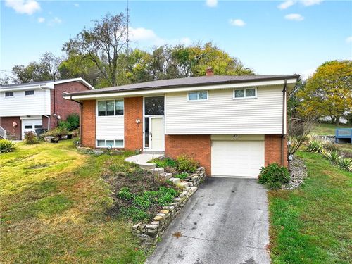 112 Kollar Dr, Mckeesport, PA, 15133-2002 | Card Image