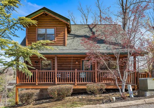 2025 Bear Creek Way, Pigeon Forge, TN, 37862 | Card Image