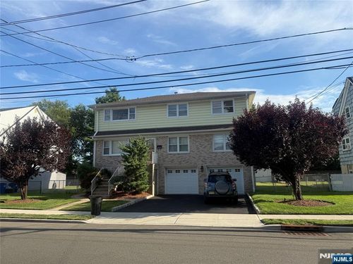 31 Poplar Ave, Little Ferry, NJ, 07643-1518 | Card Image