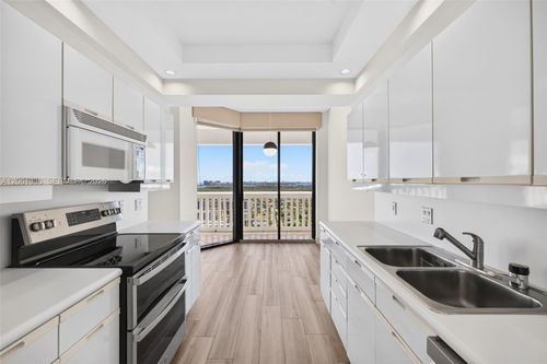 3008-2000 Island Blvd, Aventura, FL, 33160-4957 | Card Image