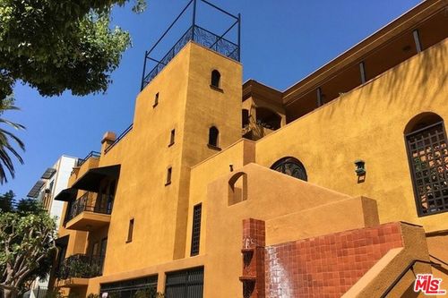 207-828 N Hudson Ave, Los Angeles, CA, 90038-3679 | Card Image