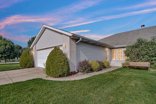 966 Blue Jay Way, Dyer, IN, 46311-1092 | Card Image