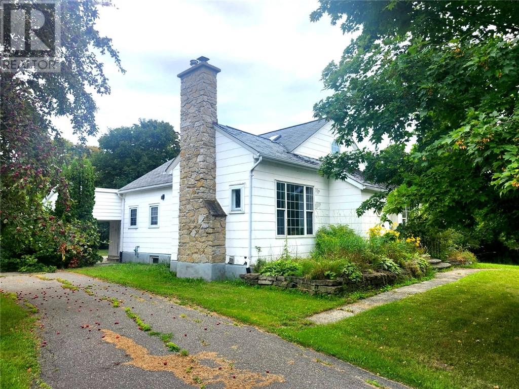 Residential in Little Current 2