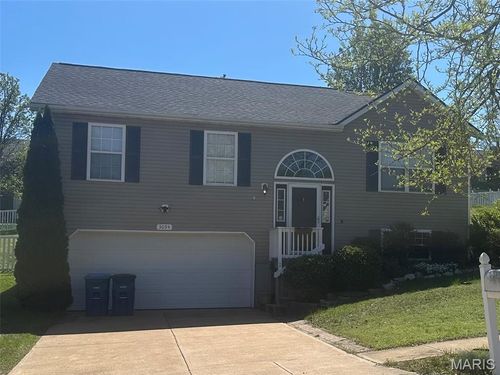 3094 Valley Oaks Dr, Imperial, MO, 63052-4363 | Card Image