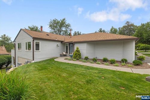 206 Wind Hollow Ct, Mahwah, NJ, 07430-2313 | Card Image