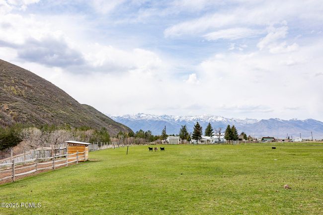4611 S Cove Ln, Home with 3 bedrooms, 3 bathrooms and null parking in Daniel UT | Image 69