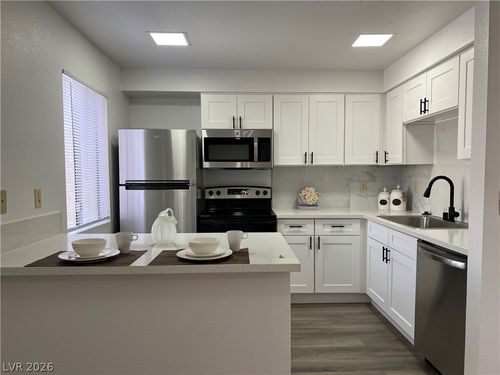 360-5080 Indian River Dr, Las Vegas, NV, 89103-6131 | Card Image