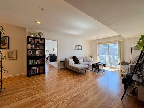 apt-304-20 Cameron St, Brookline, MA, 02445-7667 | Card Image