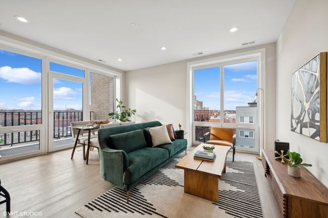 UNIT-406 - 2342 W Adams St, Condo with 2 bedrooms, 2 bathrooms and 1 parking in CHICAGO IL | Image 5