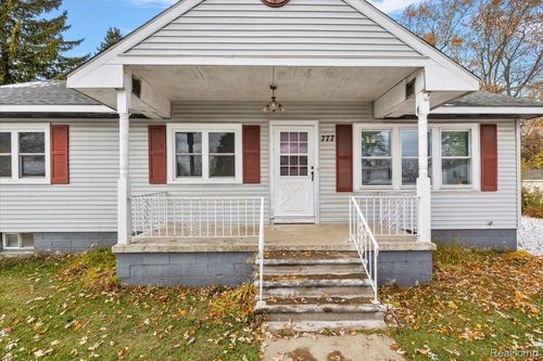 777 Emerson Ave, Pontiac, MI, 48340-3222 | Card Image