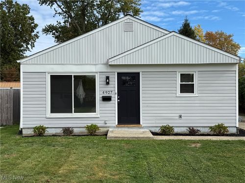 4927 Glenn Lodge Rd, Mentor, OH, 44060-1364 | Card Image
