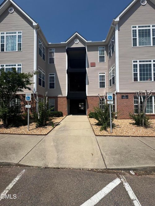 apt-303-2511 Huntscroft Ln, Raleigh, NC, 27617-8638 | Card Image