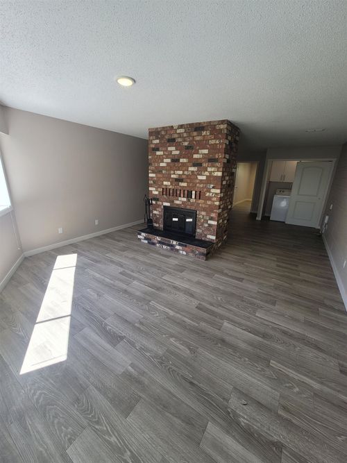 lower-15924 Buena Vista Avenue, White Rock, BC, V4B2A4 | Card Image