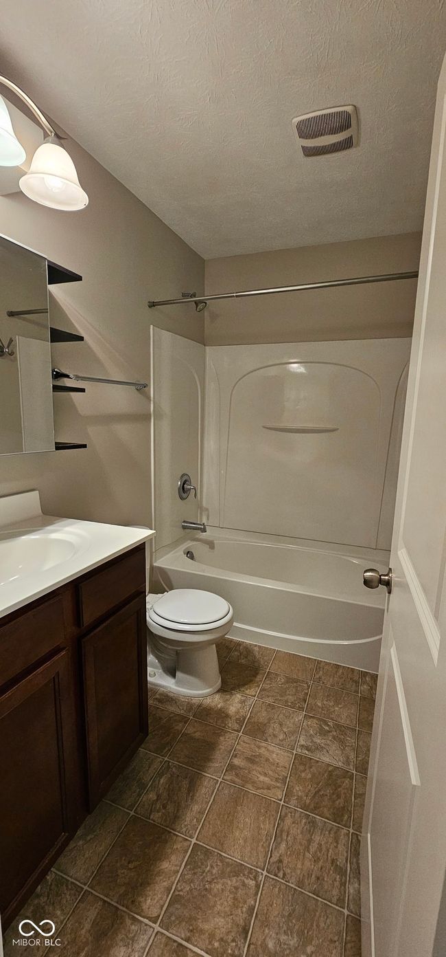 UNIT-1200 - 13225 Deception Pass, Condo with 1 bedrooms, 1 bathrooms and null parking in Fishers IN | Image 9