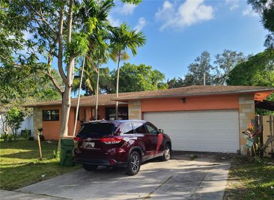 1420 Ne 137th St, House other with 3 bedrooms, 2 bathrooms and null parking in North Miami FL | Image 2