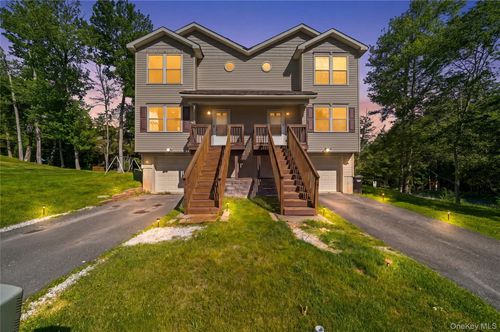 4 Deerfield Ct, Rock Hill, NY, 12775-8208 | Card Image