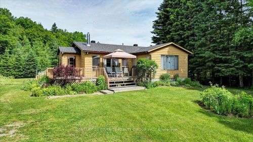3338 S Baptiste Lake Rd, Highland Grove, ON, K0L2A0 | Card Image