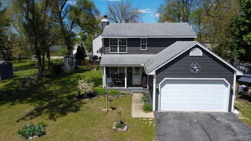 9470 Mandon Rd, White Lake, MI, 48386-3243 | Card Image