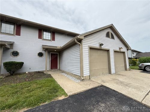 9765 Centerville Creek Ln, Dayton, OH, 45458-5520 | Card Image