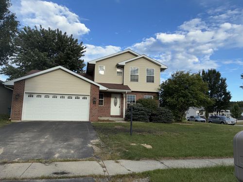 12421 Tippecanoe Pl, Crown Point, IN, 46307 | Card Image