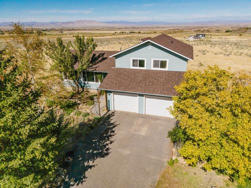 216 Dysart Cir, Lamoille, NV, 89828-9508 | Card Image