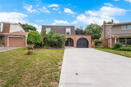 20 Roseneath Cres, Kitchener, ON, N2E1V9 | Card Image