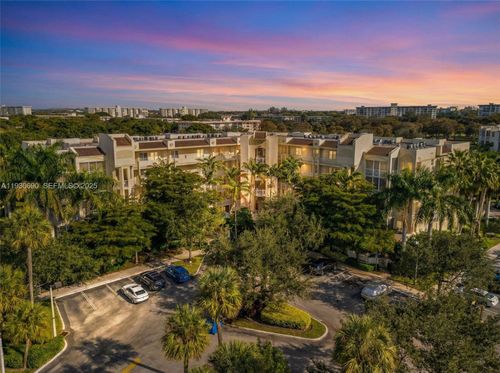 apt-103-3600 Oaks Clubhouse Dr, Pompano Beach, FL, 33069-3696 | Card Image