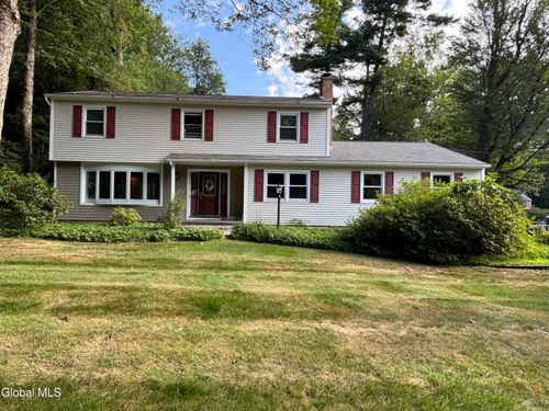 102 Woodhaven Dr, Glenville, NY, 12302-4808 | Card Image