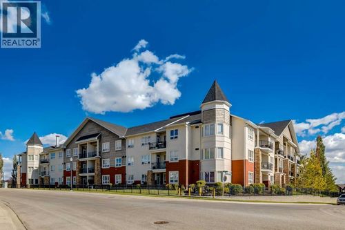 432-26 Val Gardena View Sw, Calgary, AB, T3H5Z5 | Card Image
