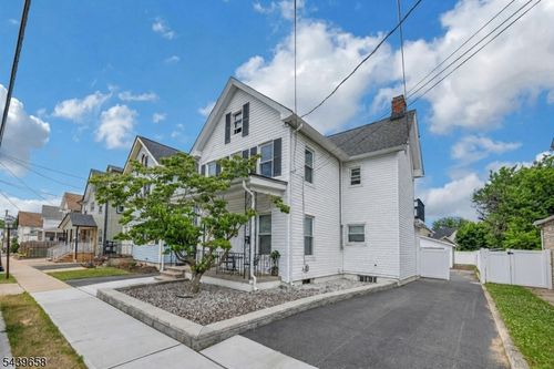 27 Thomas St, South River, NJ, 08882-1142 | Card Image