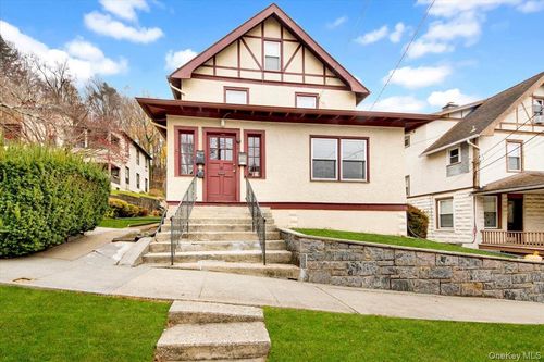 26 Cleveland St, Valhalla, NY, 10595-1929 | Card Image