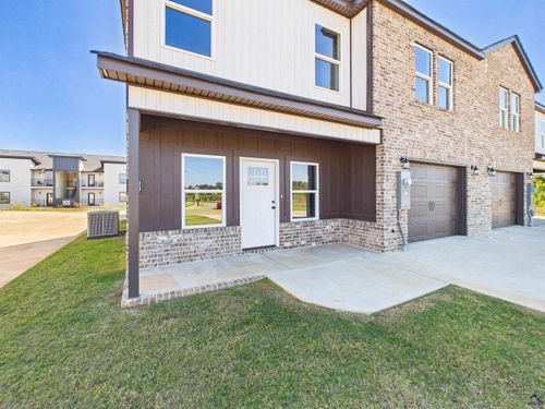 258 Beau Claire Cir, Byron, GA, 31008-3352 | Card Image