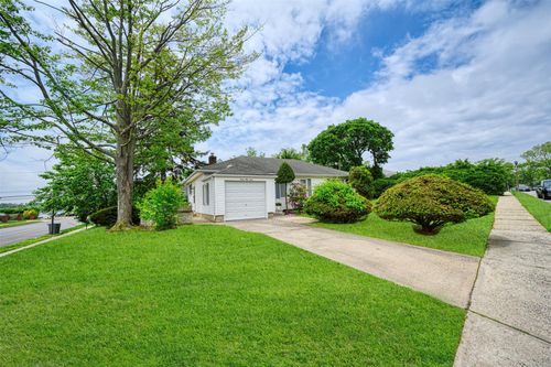 2057 Renfrew Ave, Elmont, NY, 11003-2910 | Card Image