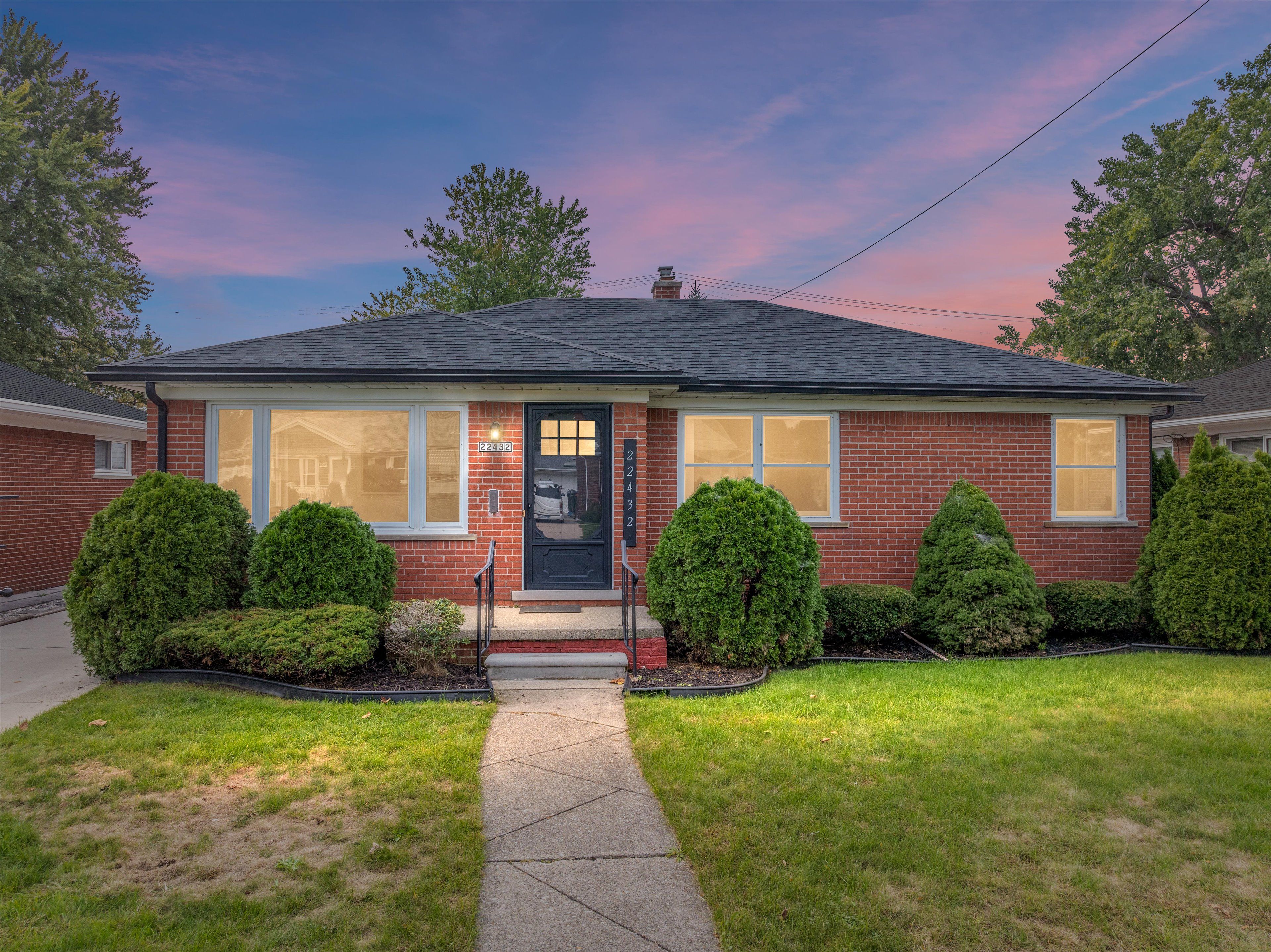 Carolina St, Saint Clair Shores, MI 48080