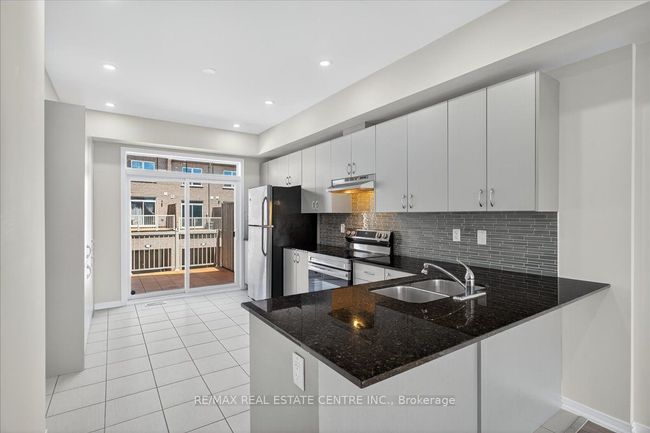 1373 Salem Rd N, House attached with 4 bedrooms, 3 bathrooms and 1 parking in Ajax ON | Image 18