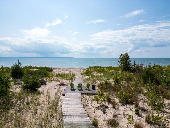 2284 Tiny Beaches Rd S, House other with 3 bedrooms, 2 bathrooms and 6 parking in Tiny ON | Image 11