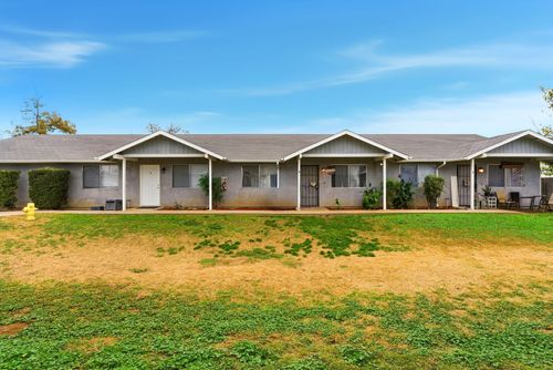 1349 S Liberty St, Visalia, CA, 93292-5072 | Card Image