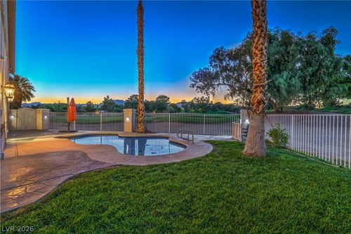 5152 Forest Oaks Dr, Las Vegas, NV, 89149-5733 | Card Image
