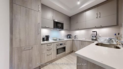 319c-38 Promenade Simcoe, Markham, ON, L6G0H7 | Card Image