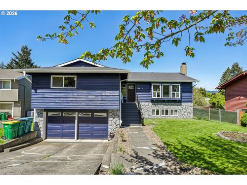 12215 Sw Cresmoor Dr, Beaverton, OR, 97008-5835 | Card Image