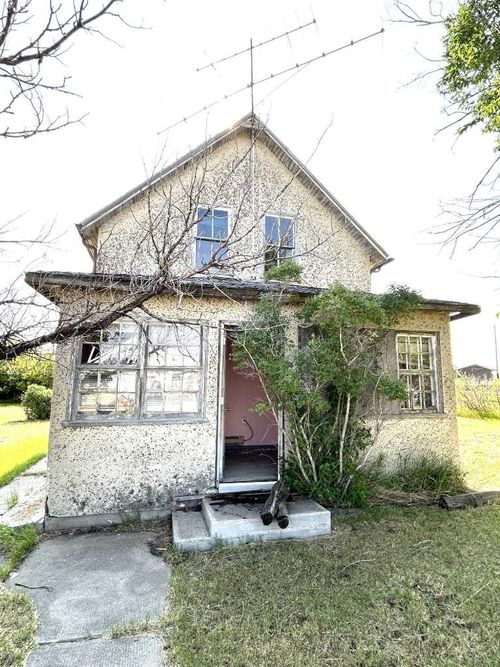 337 2 Ave, Walsh, AB, T0J3L0 | Card Image