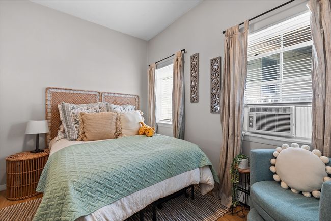 APT-1 - 34 Edison Grn, Condo with 3 bedrooms, 1 bathrooms and null parking in Boston MA | Image 6
