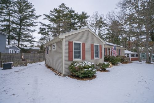 10 Pine Lake Dr, East Wareham, MA, 02538-1233 | Card Image