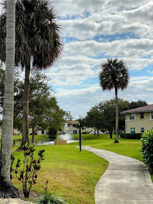 a-900 Twin Lakes Dr, Coral Springs, FL, 33071-5317 | Card Image