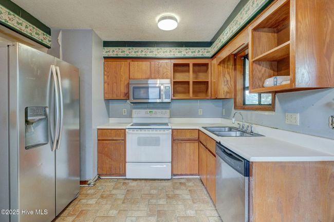 4 - 4153 Spirea Dr, Condo with 2 bedrooms, 2 bathrooms and null parking in Wilmington NC | Image 9