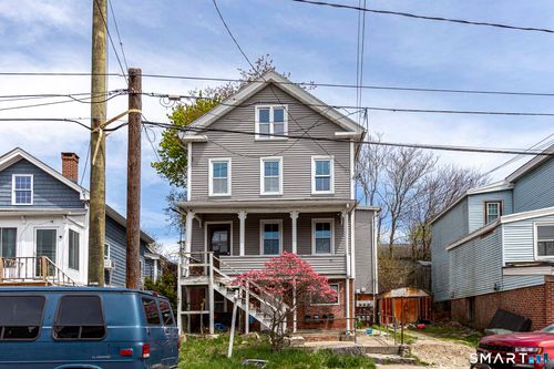 71 Blackhall St, New London, CT, 06320-5090 | Card Image