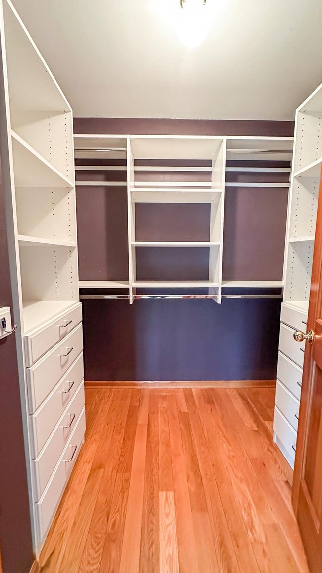 21345 walk in owners closet.jpg | Image 16