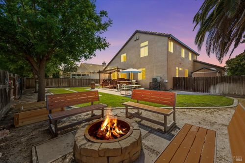 273 Lisburn Way, Vacaville, CA, 95688-8556 | Card Image
