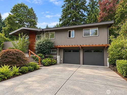 401 109th Avenue Se, Bellevue, WA, 98004 | Card Image
