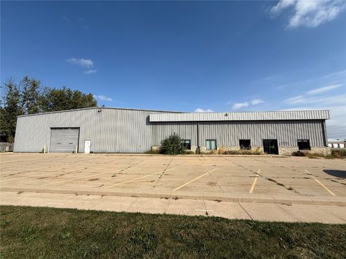1199 44th St, Marion, IA, 52302-1545 | Card Image